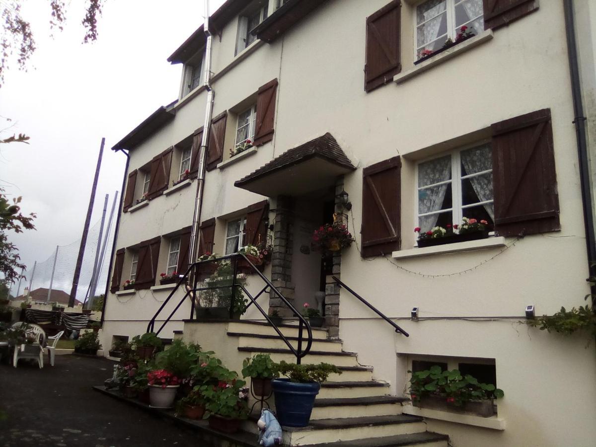莱纳德查尔斯住宿加早餐旅馆 瑞维尼苏桑代纳 外观 照片